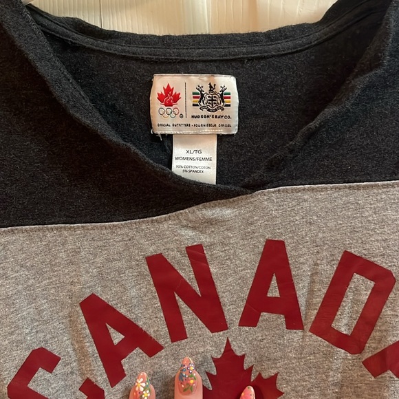 Team Canada 🇨🇦 Olympic Tee - Picture 3 of 3